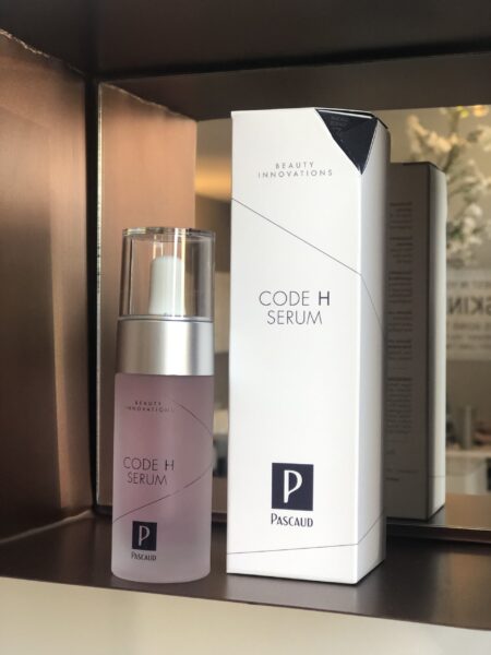Pascaud Code H, Hydraterend serum, Vochtarme huid serum, Pascaud vochtarme huid serum, Hyaluronzuur serum, Pascaud ervaringen, Pascaud producten, Pascaud online bestellen, Pascaud Code H review, Pascaud Skincare, Anti Aging serum, Huidverbeterende producten Pascaud, Serum tegen vochtarme huid, Serum tegen vochtlijntjes, Serum voor volume, Serum gevoelige huid, Natuurlijk serum, Pascaud Natuurlijk serum, Natuurlijke huidverzorging, Natuurlijke gezichtverzorging, Verkoelend serum, Serum voor droge huid, Serum voor glow, Pascaud code hydratatie, Geconcentreerd hydraterend serum, hydraterend serum, droge huid hydrateren,
